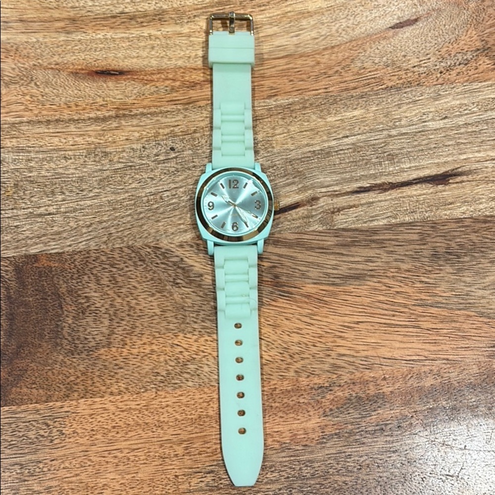 Silicon band mint watch with gold face plate